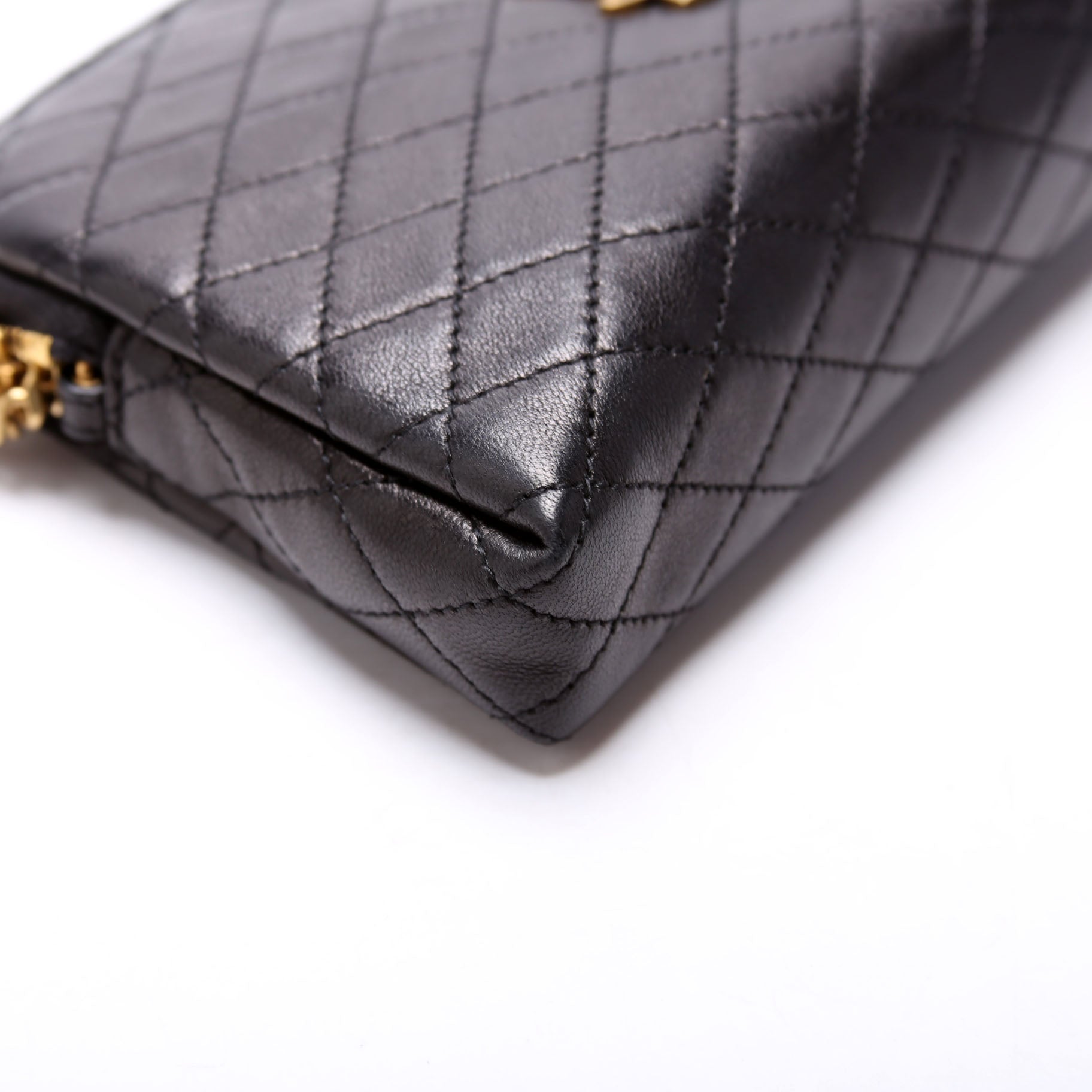 733667 Gaby Zip Pouch Quilted Lambskin Black