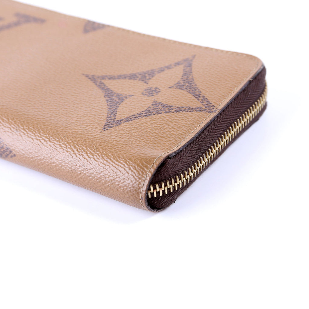 Zippy Wallet Giant Reversed Monogram