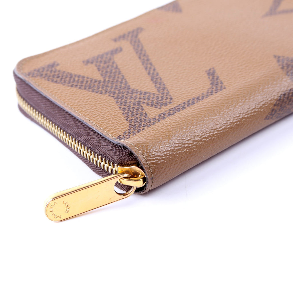 Zippy Wallet Giant Reversed Monogram