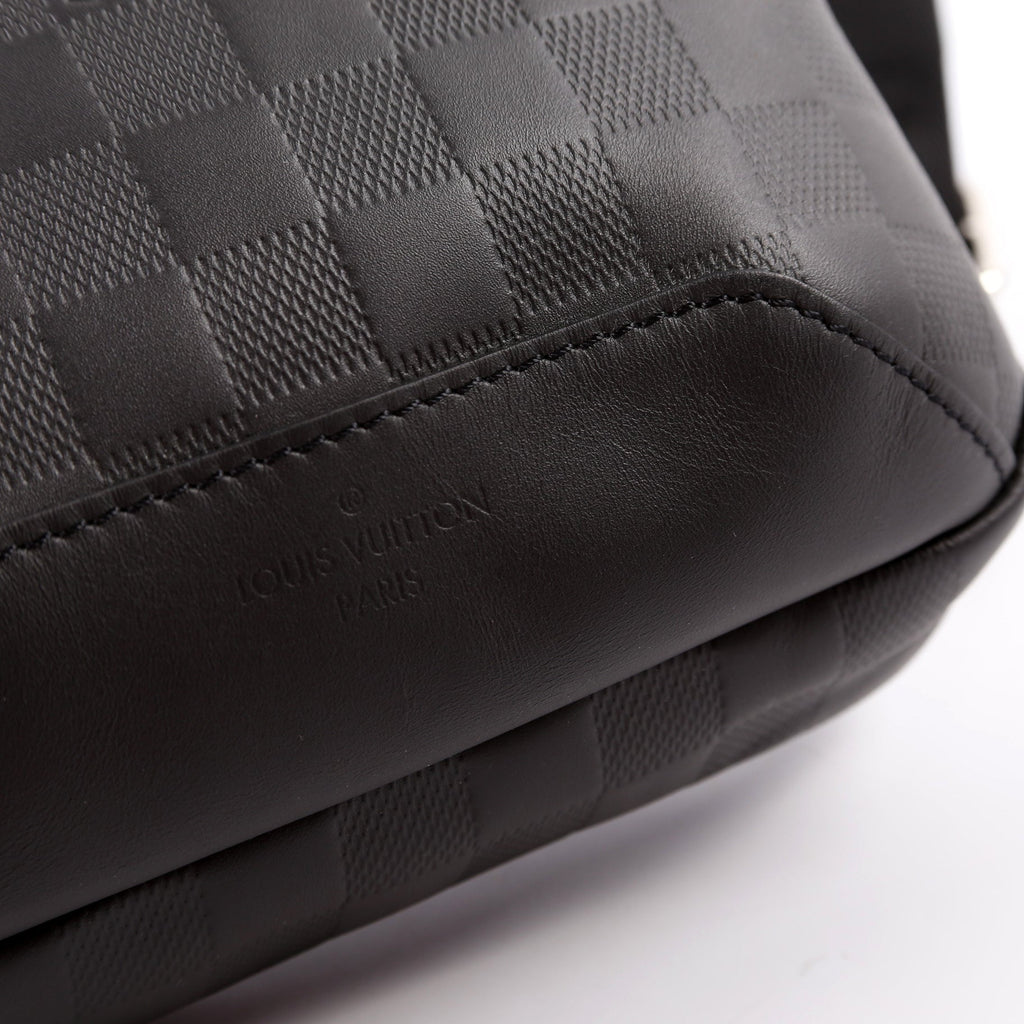 Avenue Sling Bag Infini Leather Black