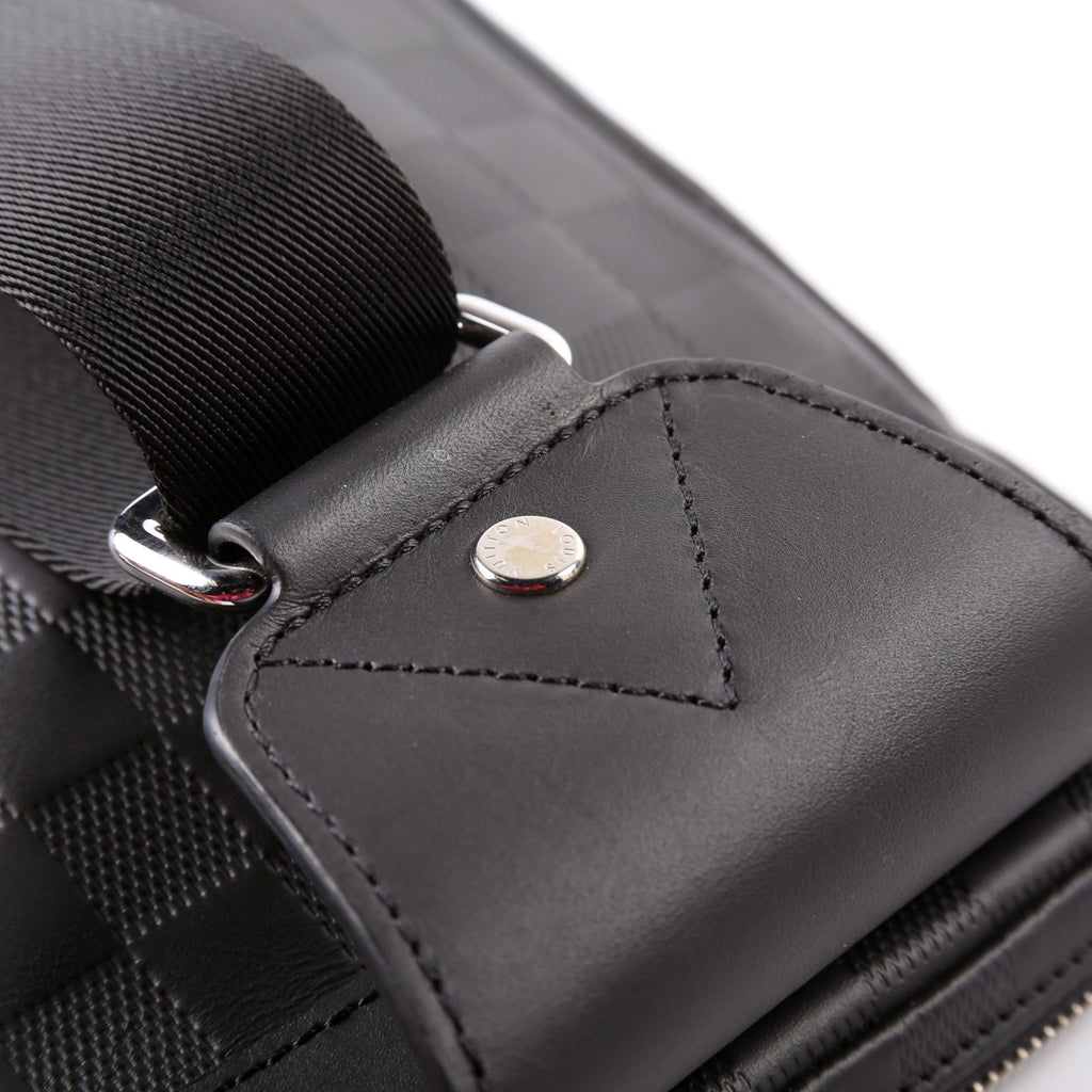 Avenue Sling Bag Infini Leather Black