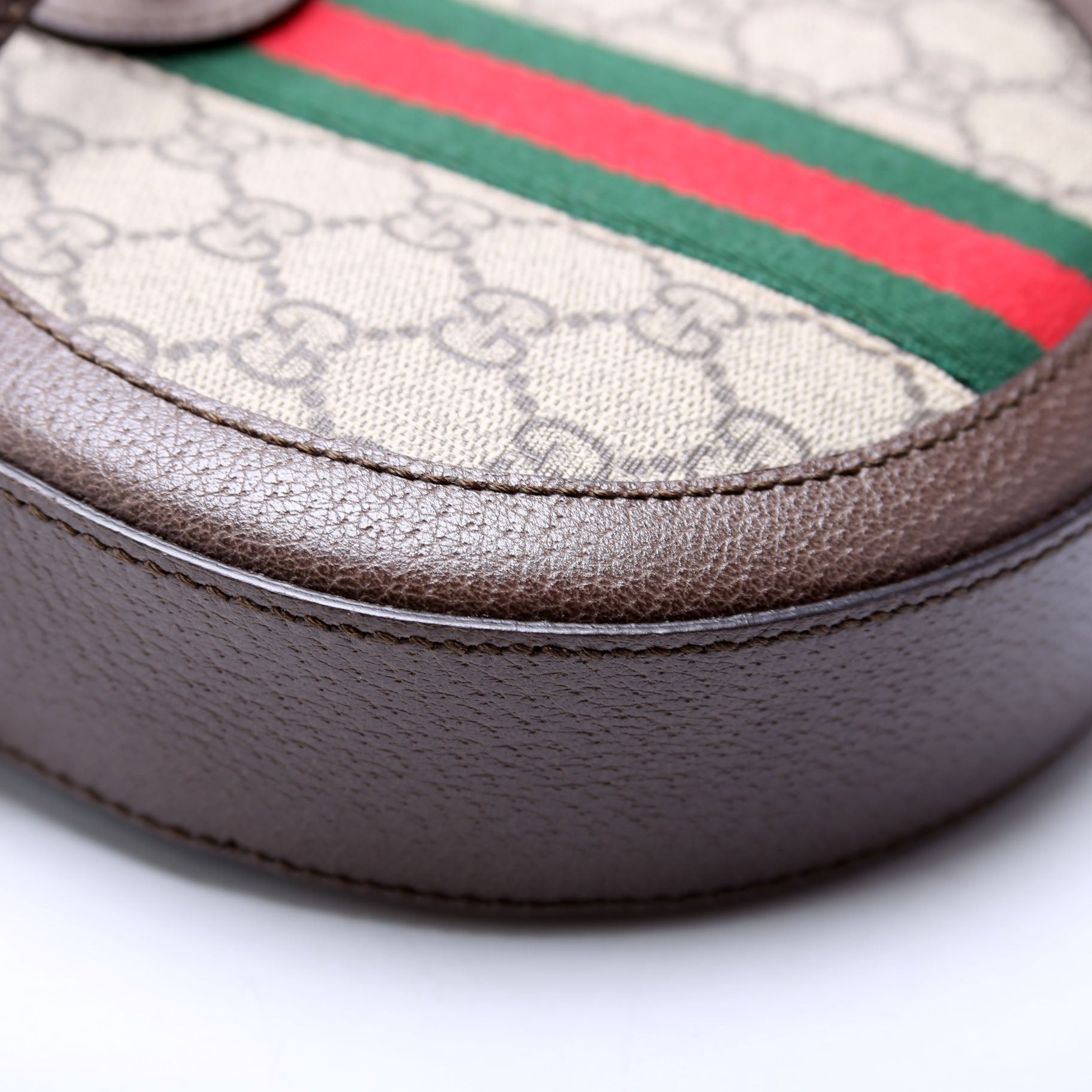 550618 Ophidia GG Supreme Round Small Crossbody Brown