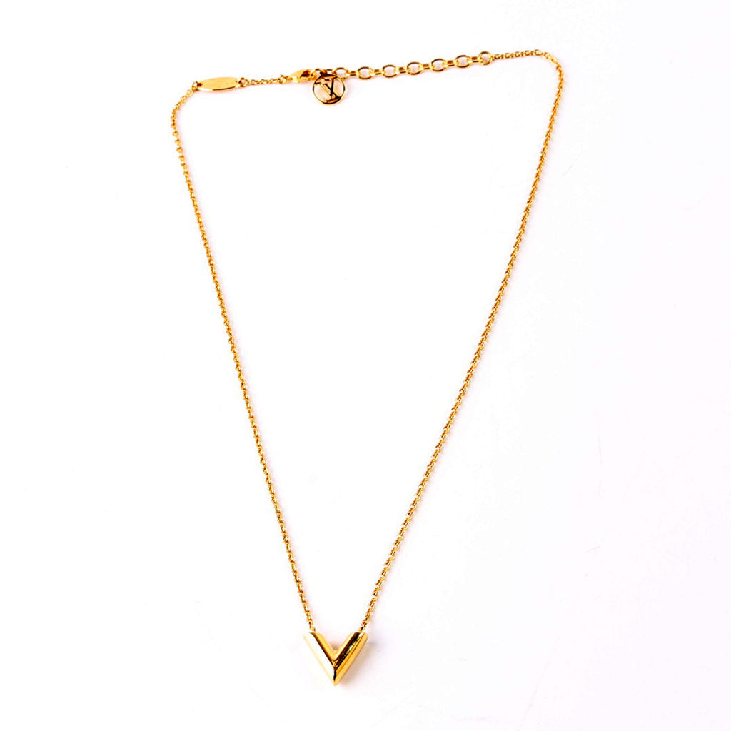 Essential V Necklace