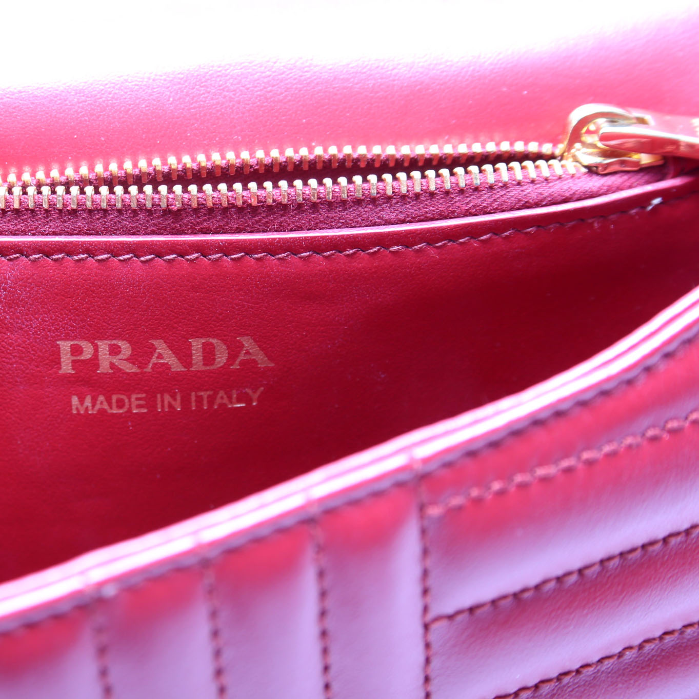 Diagramme Curved Flap Calfskin Red