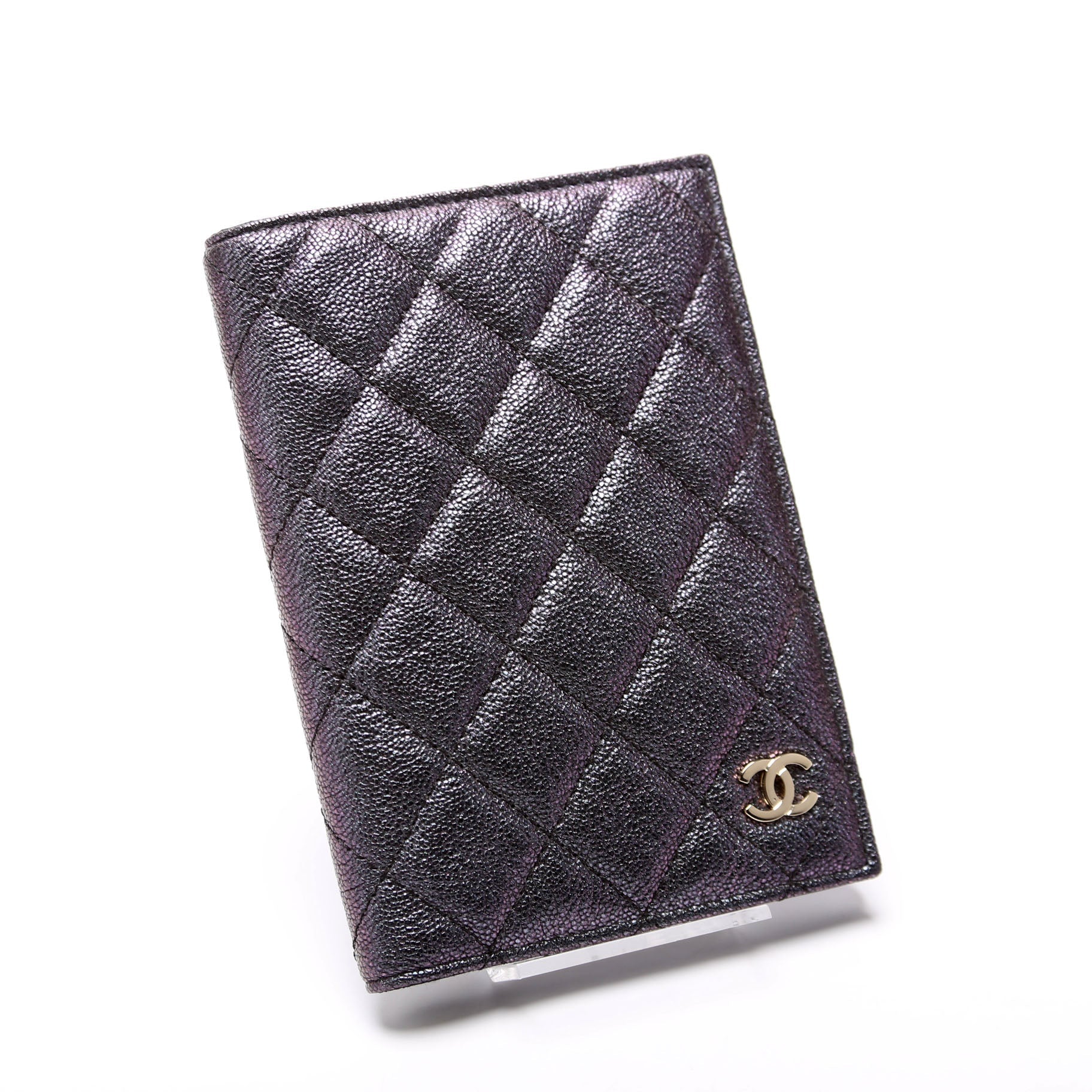 Passport Holder Iridescent Caviar 27M Black