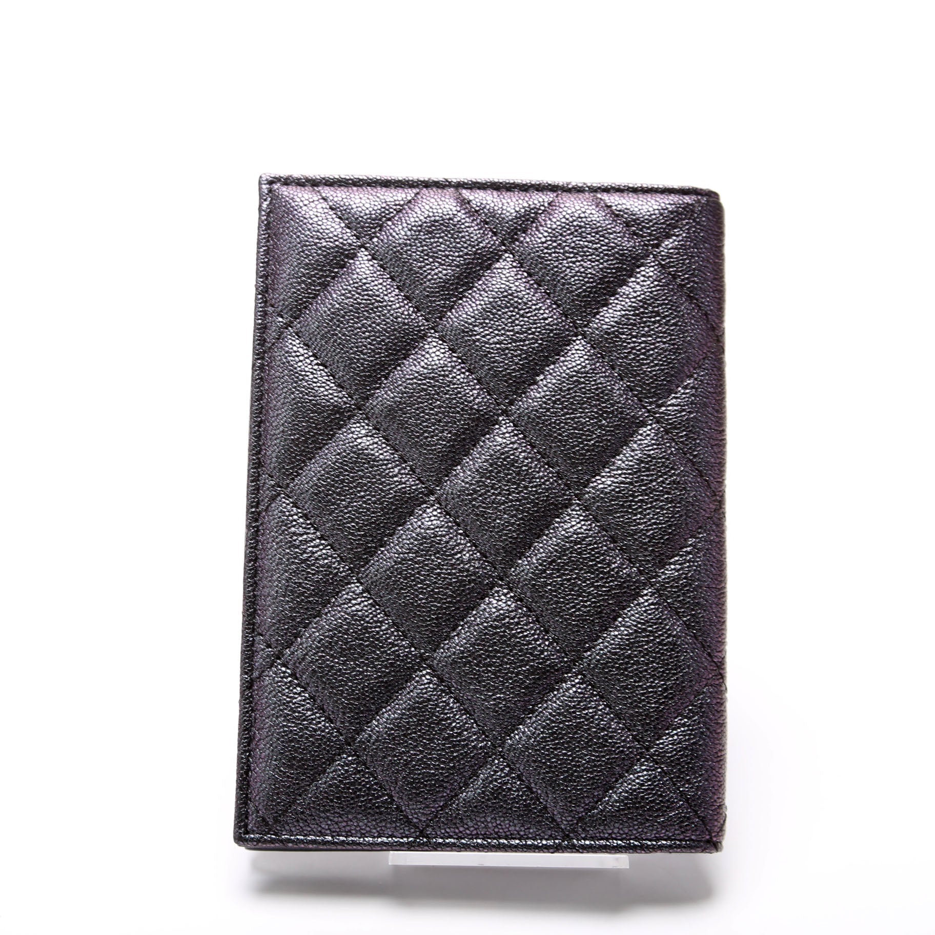 Passport Holder Iridescent Caviar 27M Black