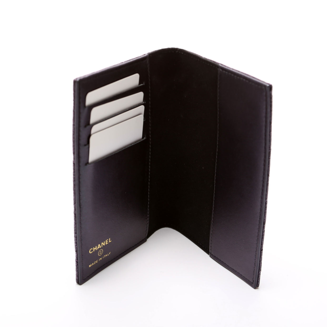 Passport Holder Iridescent Caviar 27M Black