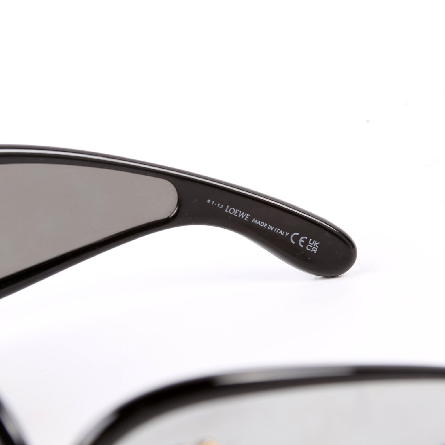 LW40108I Wave Mask Sunglasses Black