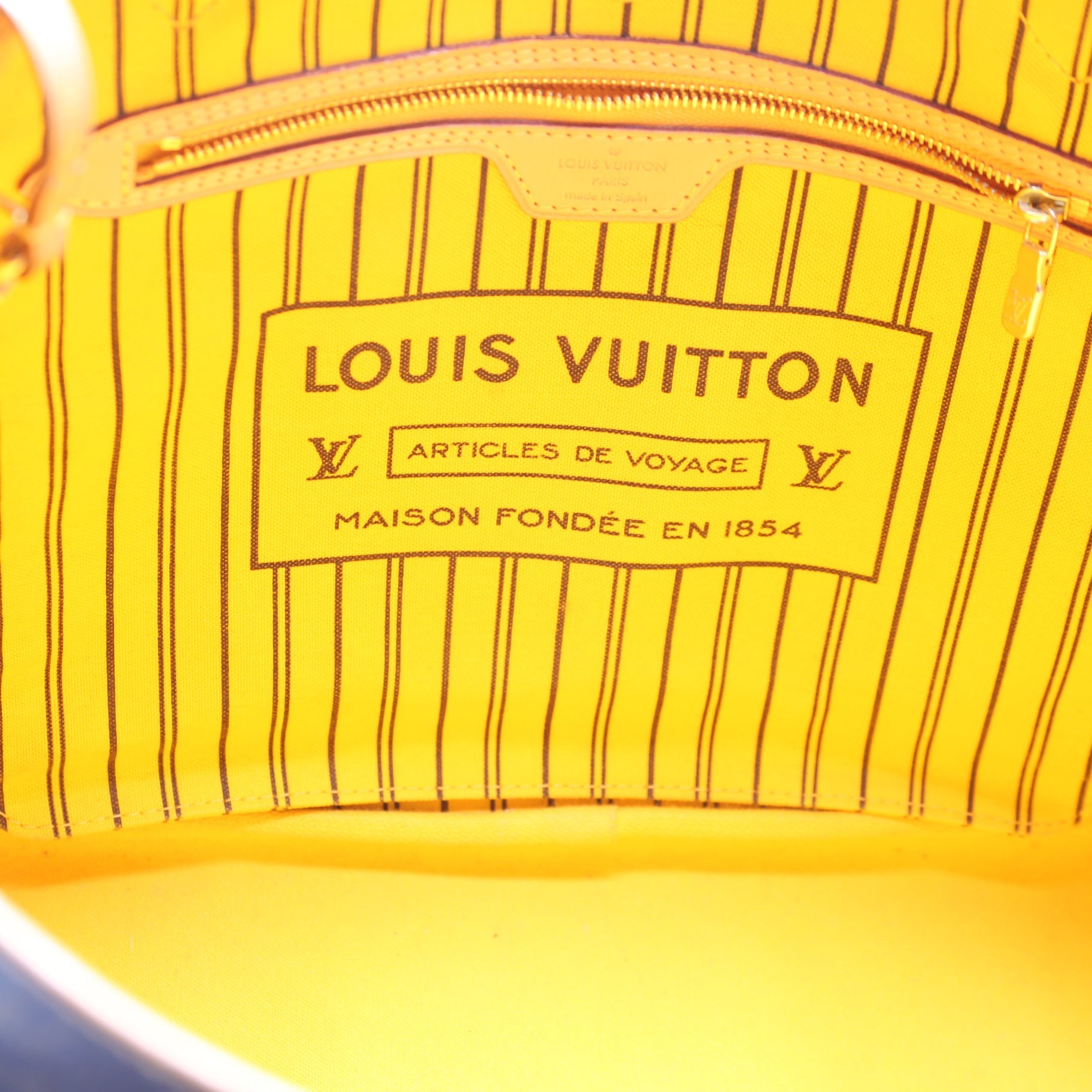 Neverfull With Wallet MM Monogram Yellow Interior