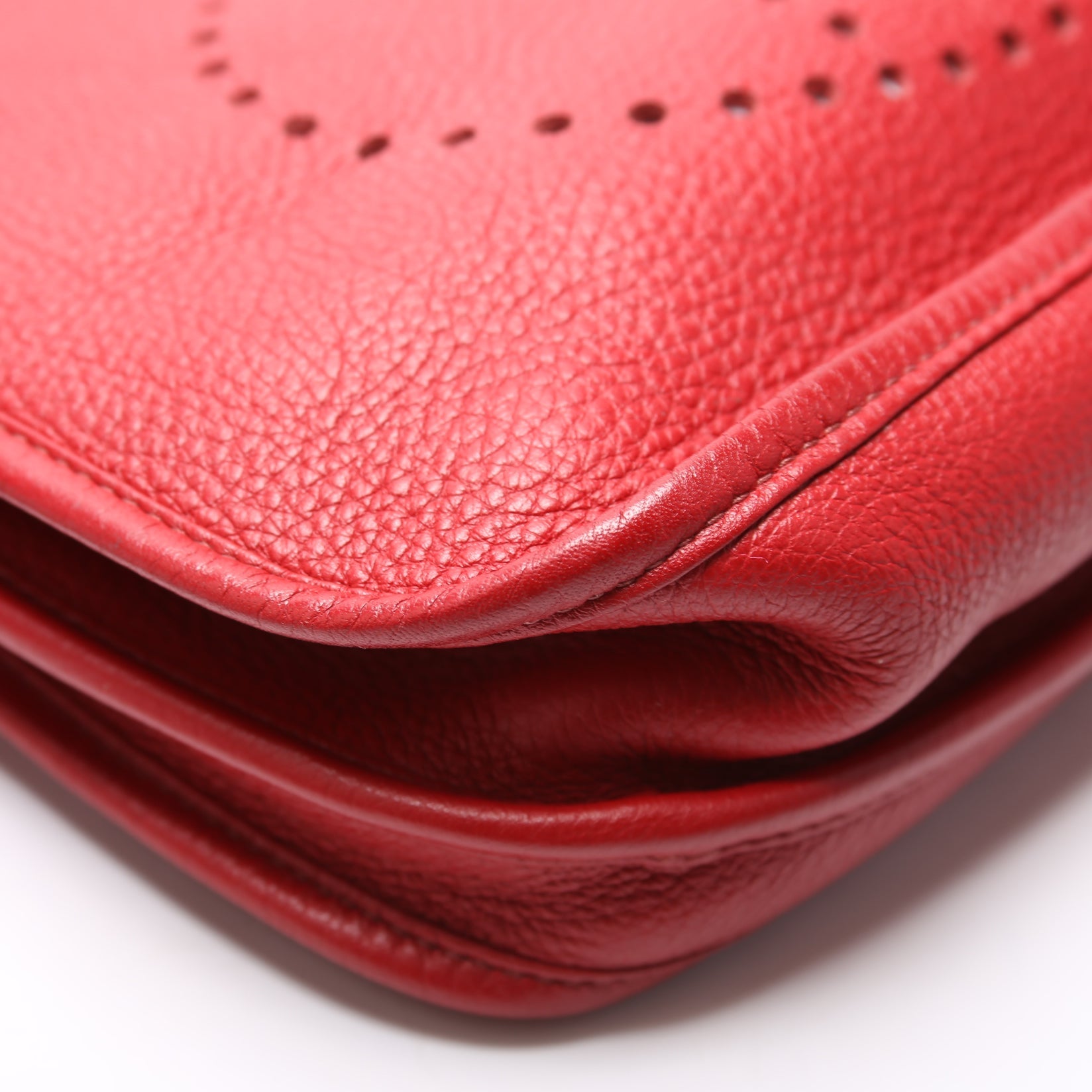 Evelyne III PM Red
