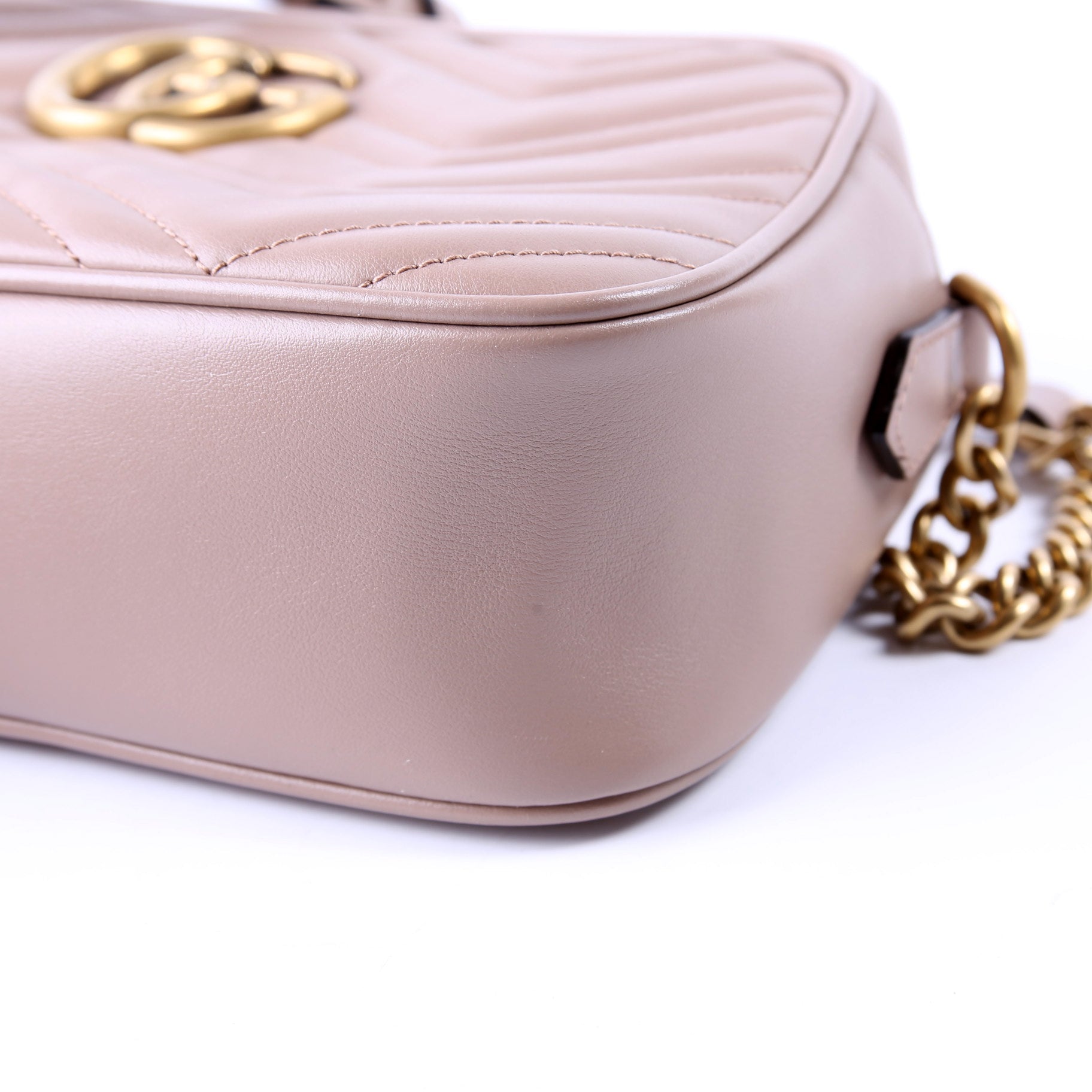 447632 Marmont Small Leather Camera Beige