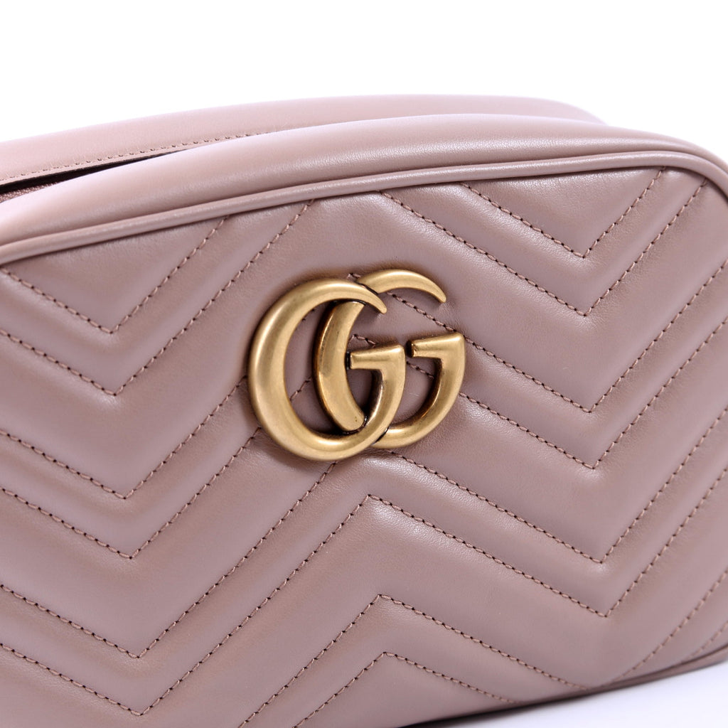 447632 Marmont Small Leather Camera Beige