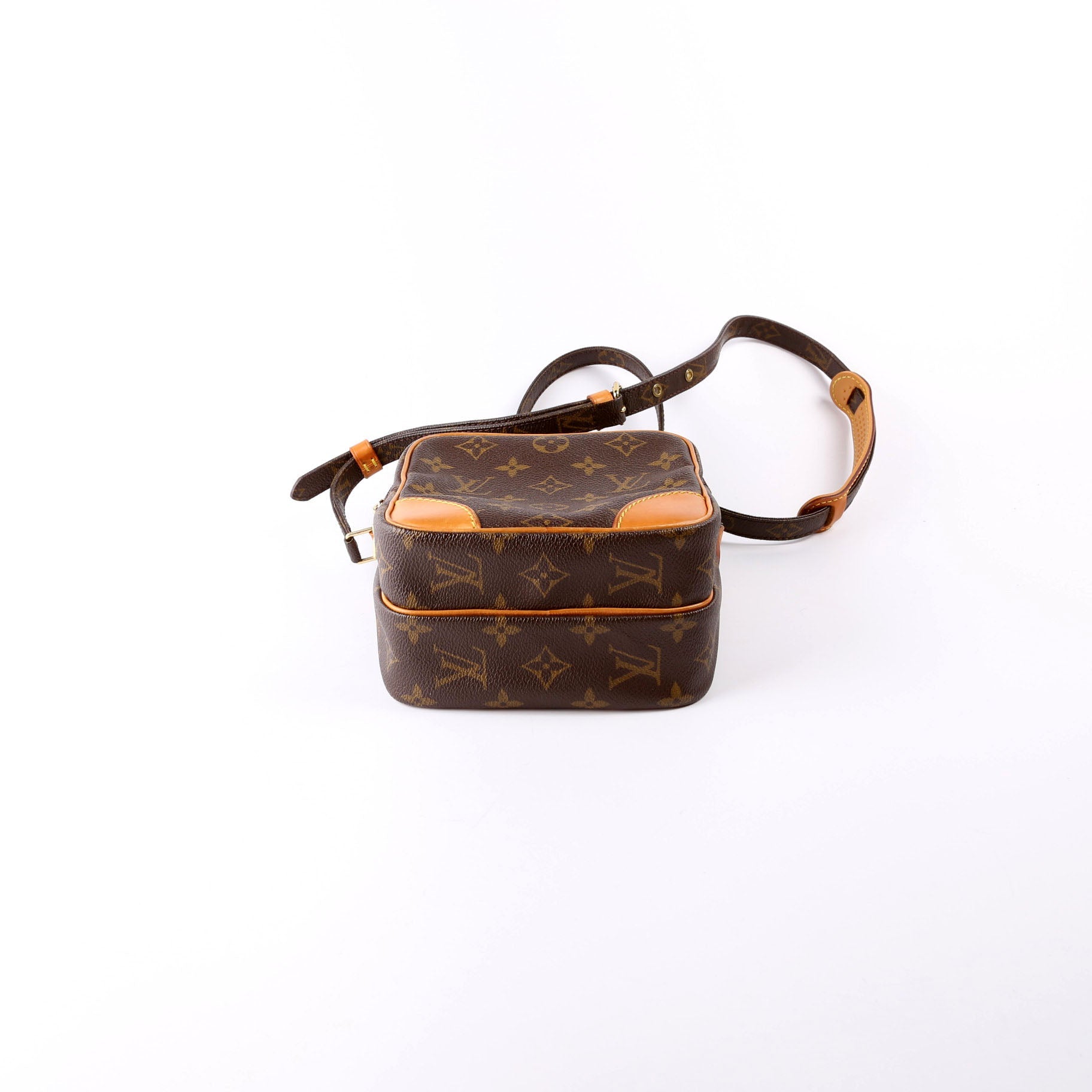 Amazone Monogram