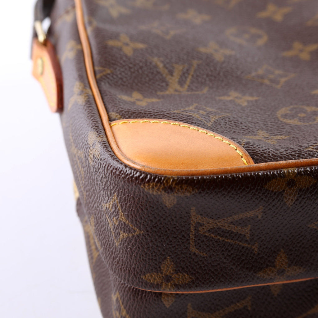 Amazone Monogram