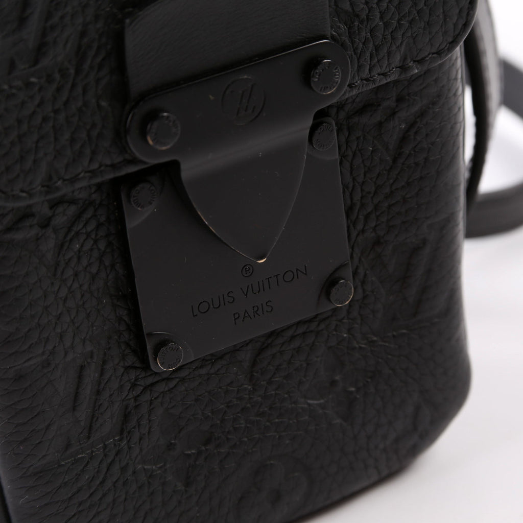 S-Lock Vertical Wearable Wallet Taurillon Black