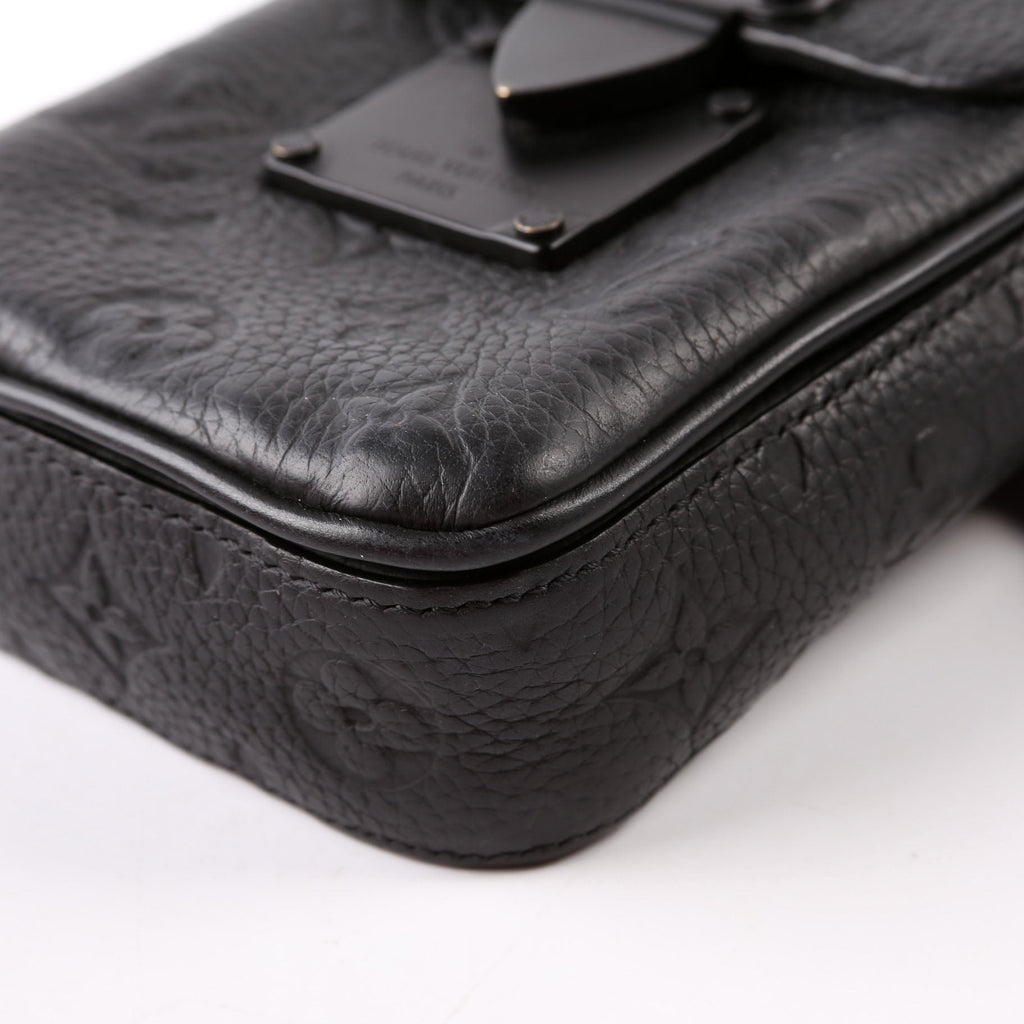 S-Lock Vertical Wearable Wallet Taurillon Black