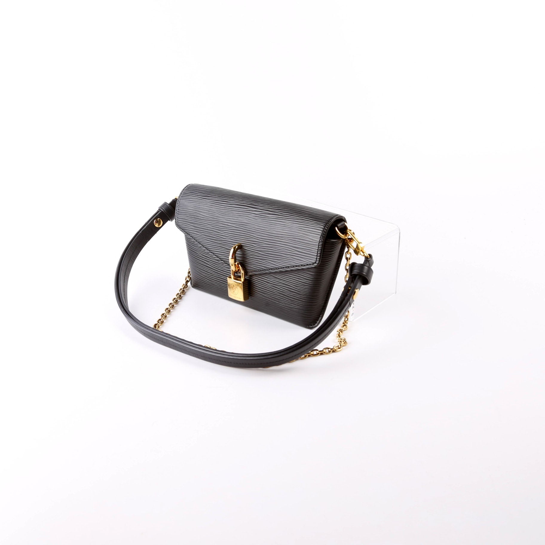 Padlock on Strap Epi Black
