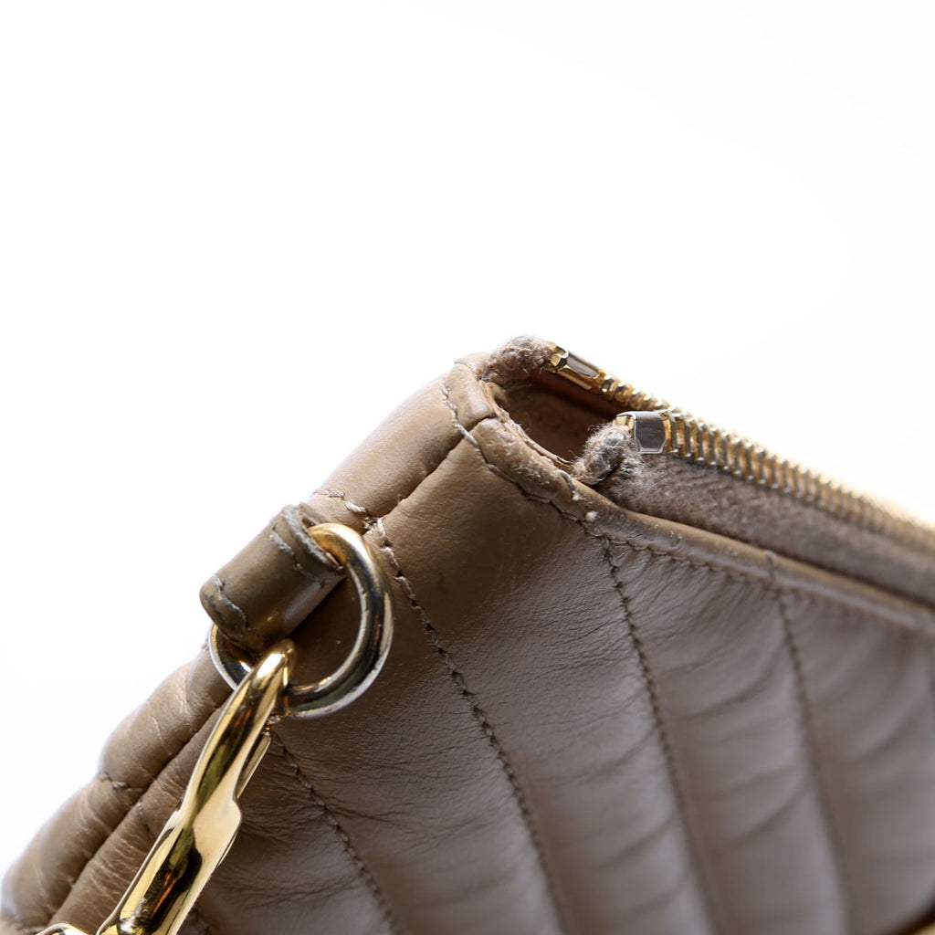 379039 A5 Matelasse Pouch Tan