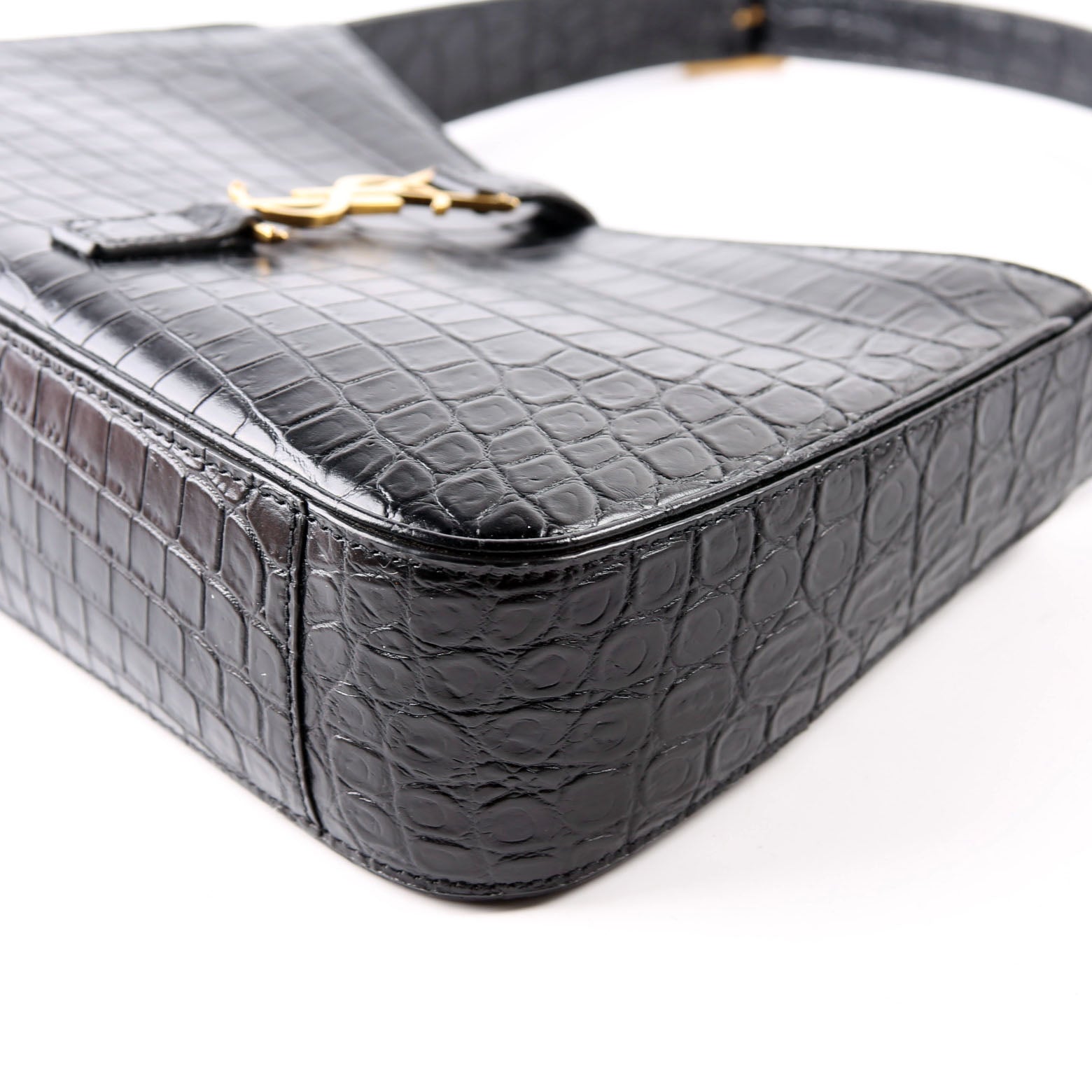 657228 Le 5 A 7 Hobo Croc Embossed Black