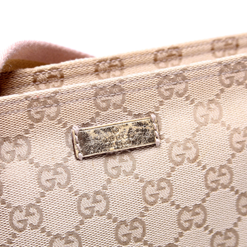 189749 Shelly Web Shoulder