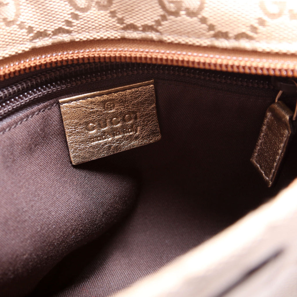 189749 Shelly Web Shoulder
