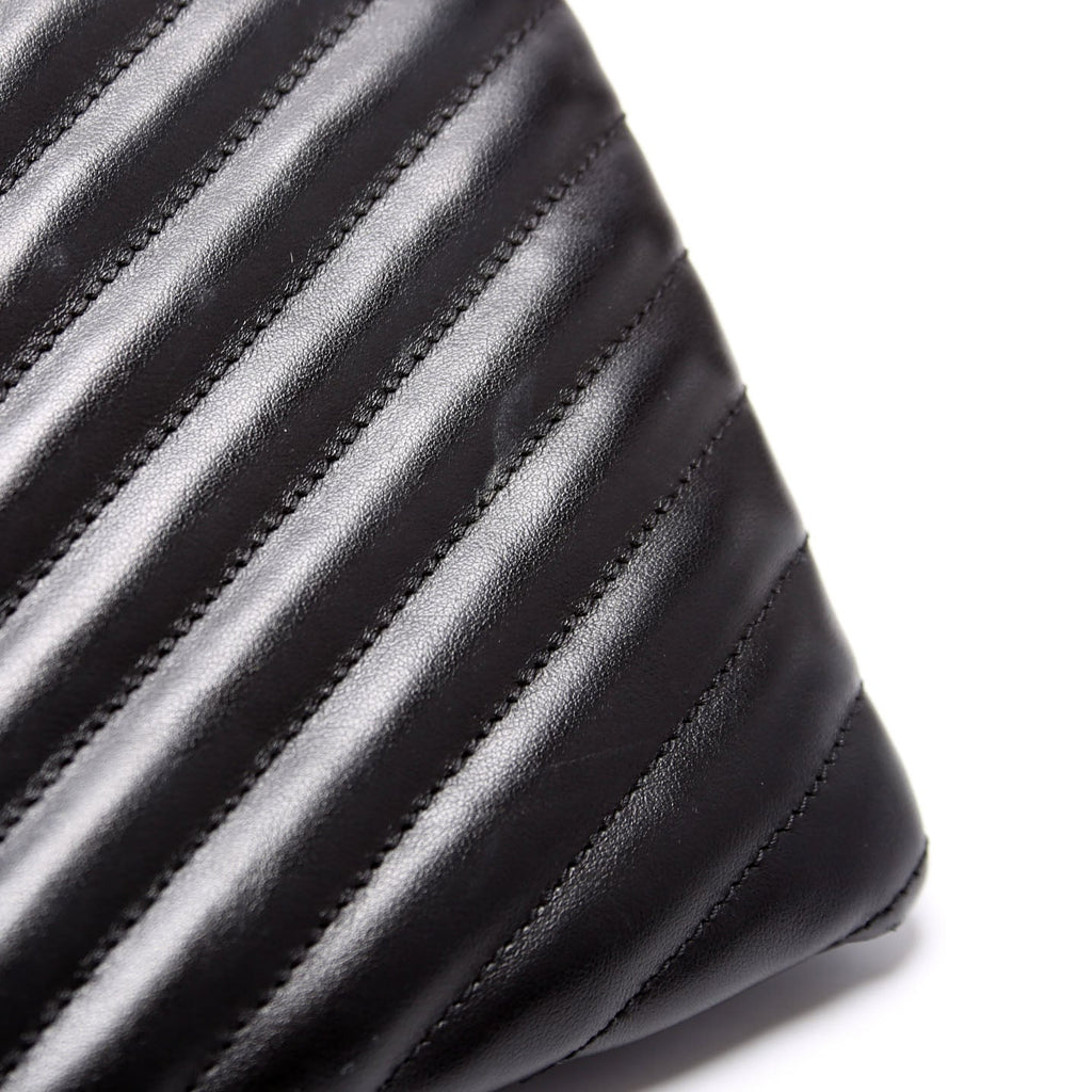379039 A5 Matelasse Pouch Black