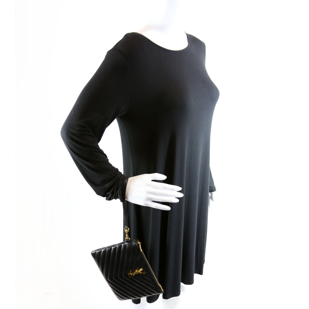 379039 A5 Matelasse Pouch Black