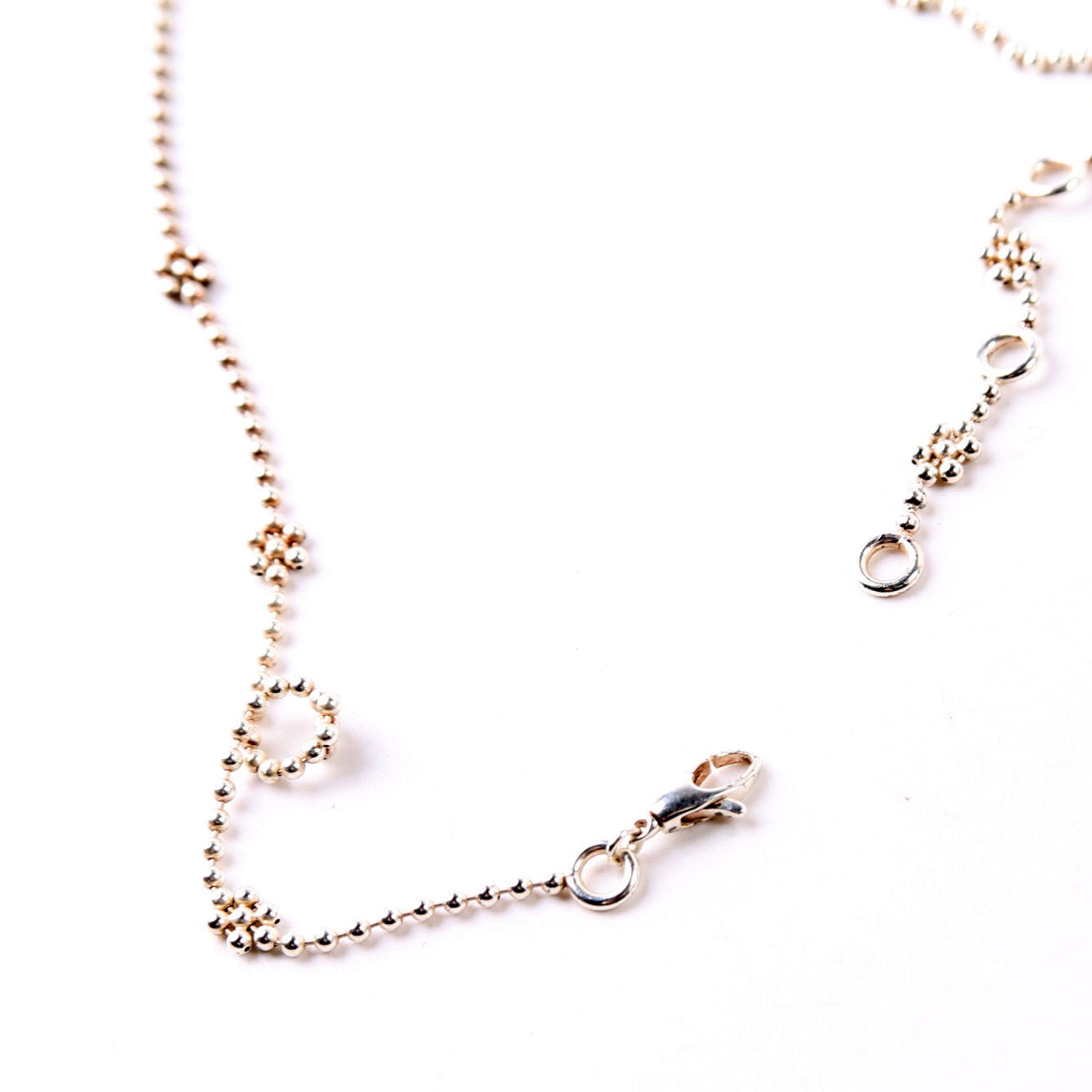 Gucci Necklace: Interlock G Flower Bead Chain 925