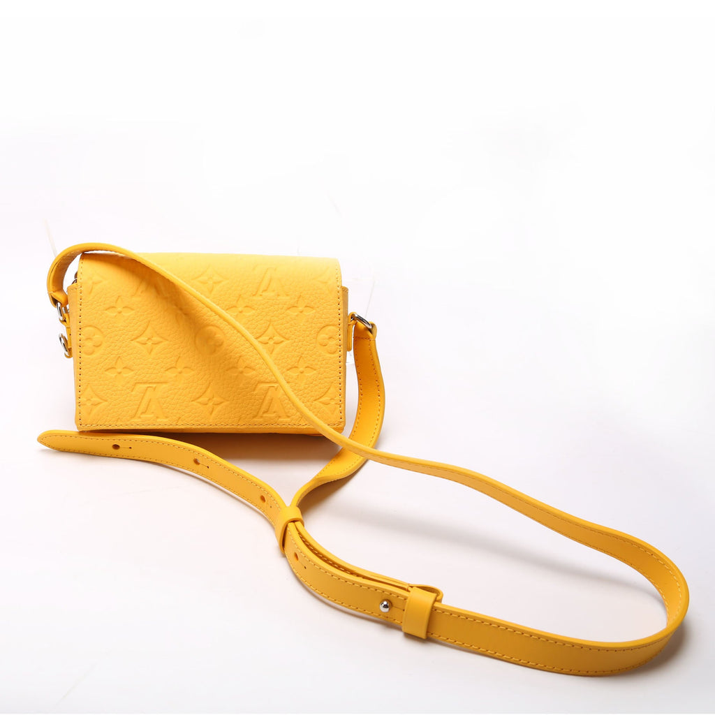 Steamer Wearable Wallet Taurillon Yellow