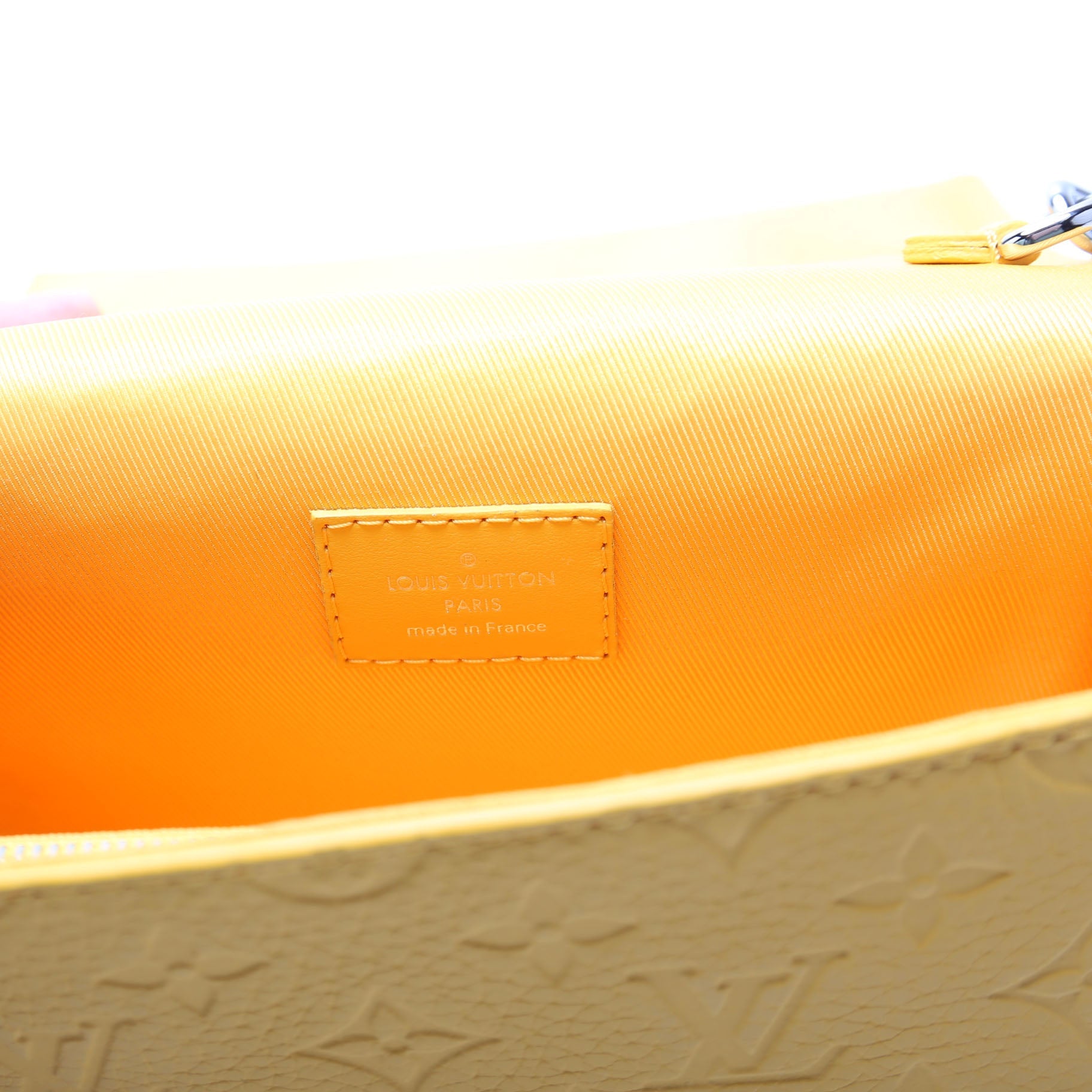 Steamer Wearable Wallet Taurillon Yellow