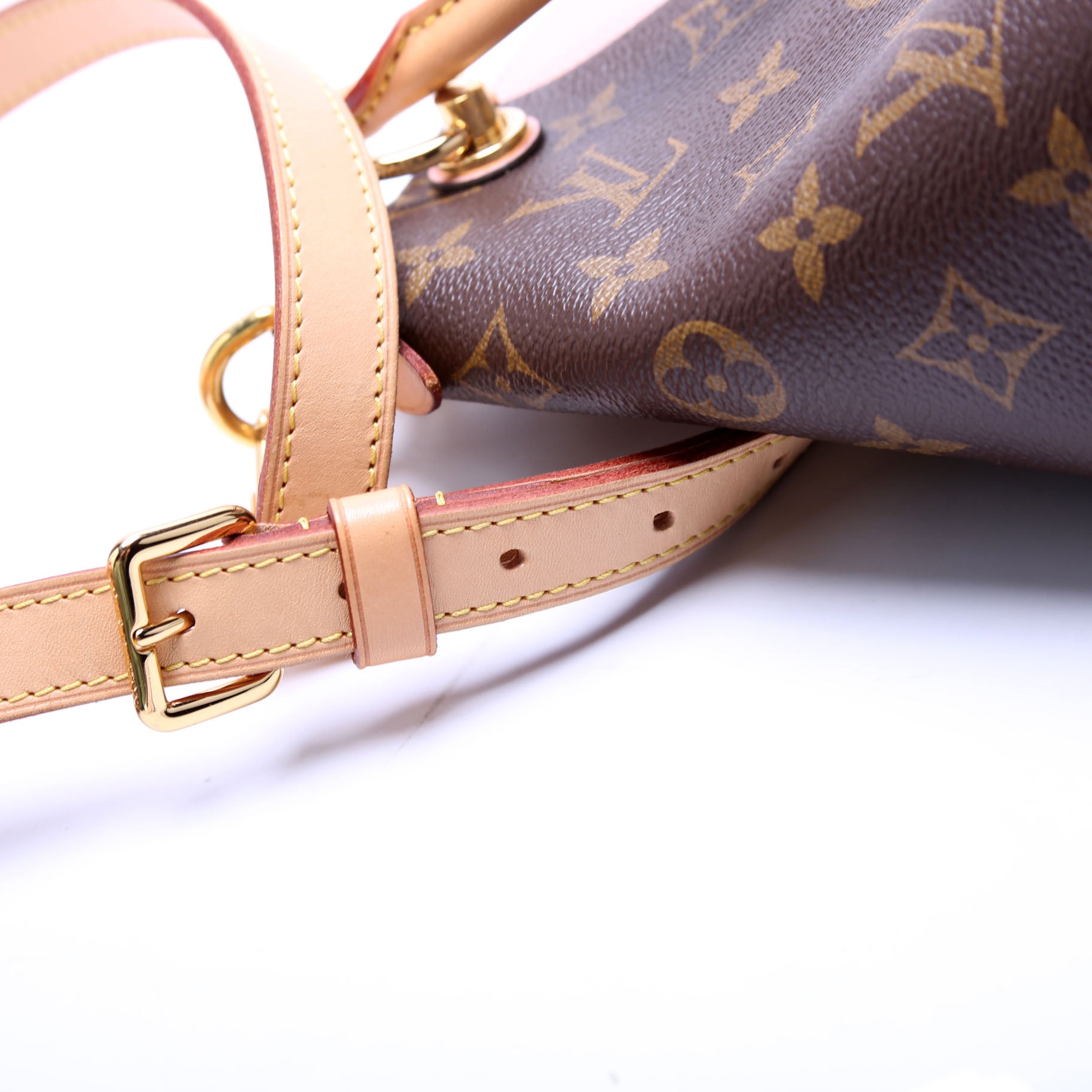 V Tote BB Monogram Pink