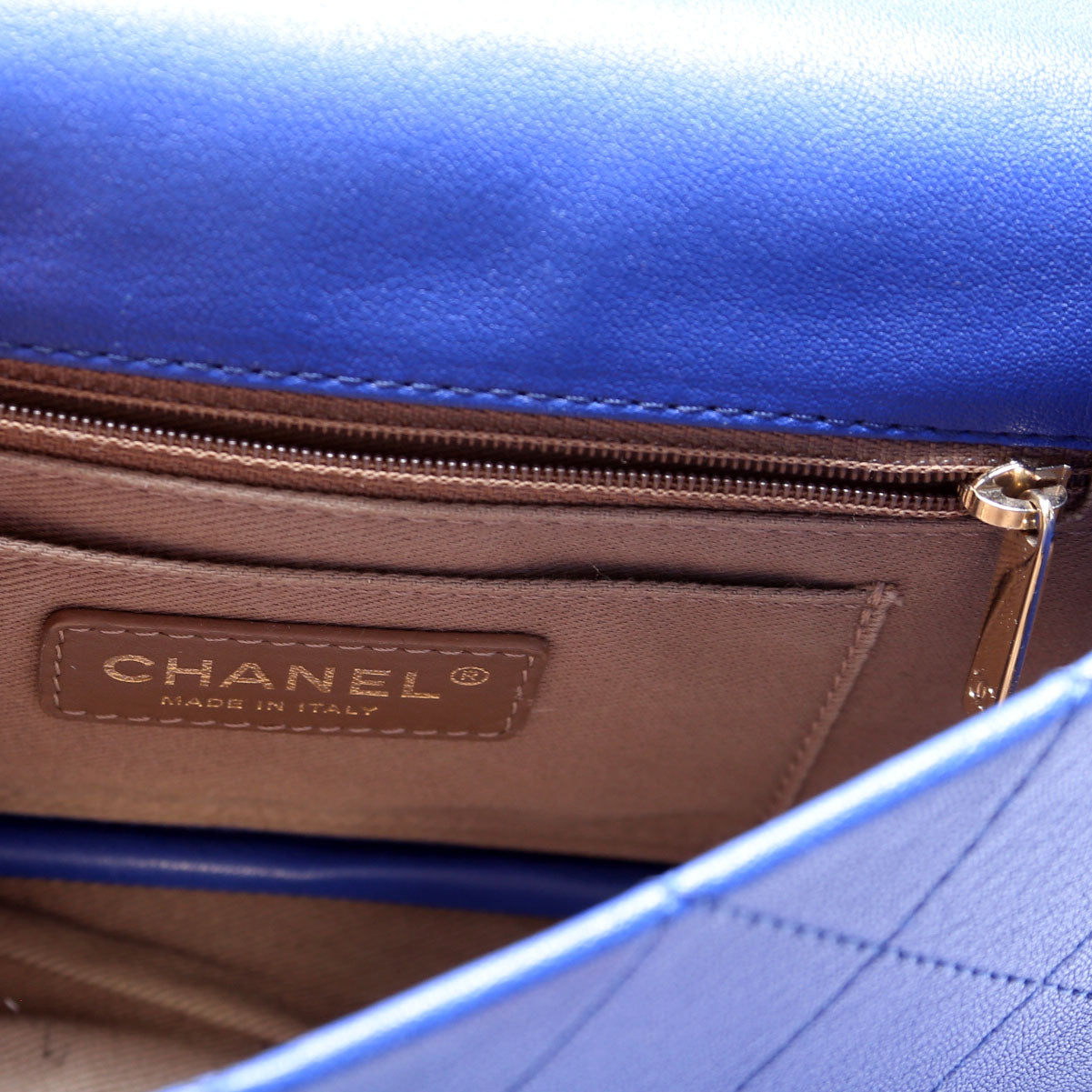 Casual Trip Flap Shoulder Bag Quilted Calfskin 27M