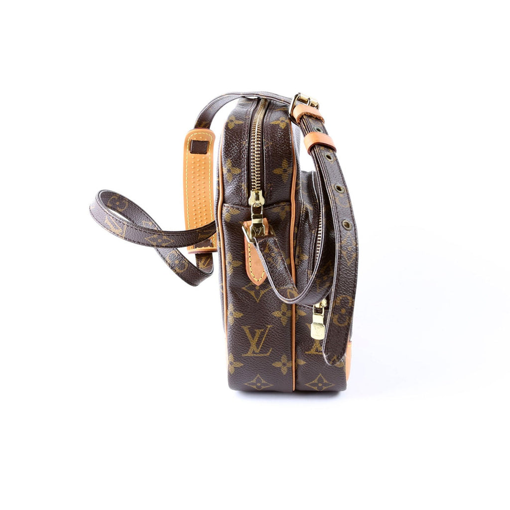Amazone Monogram