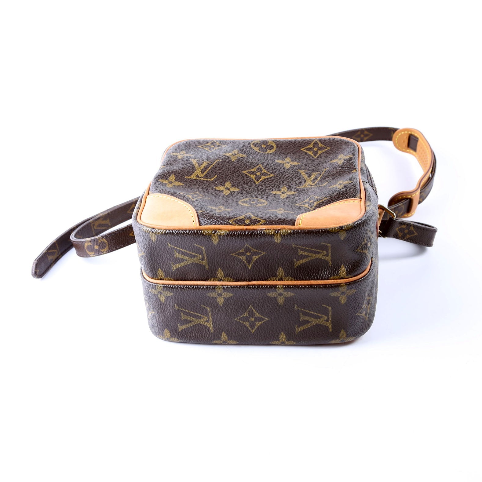 Amazone Monogram