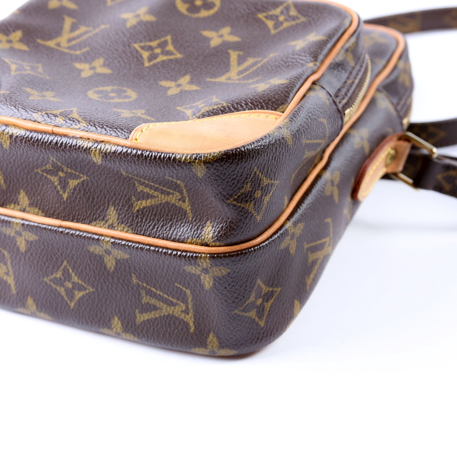 Amazone Monogram