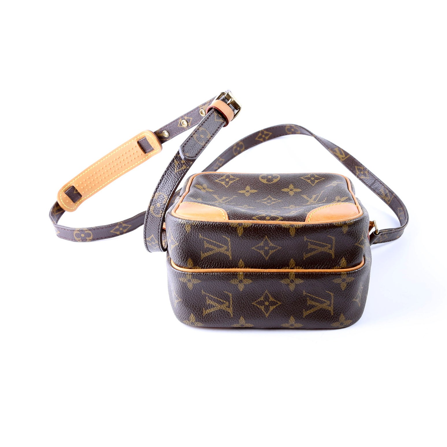 Amazone Monogram