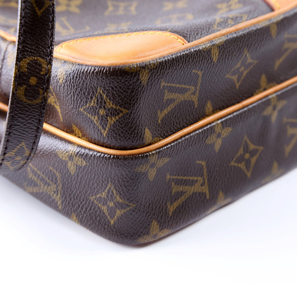 Amazone Monogram
