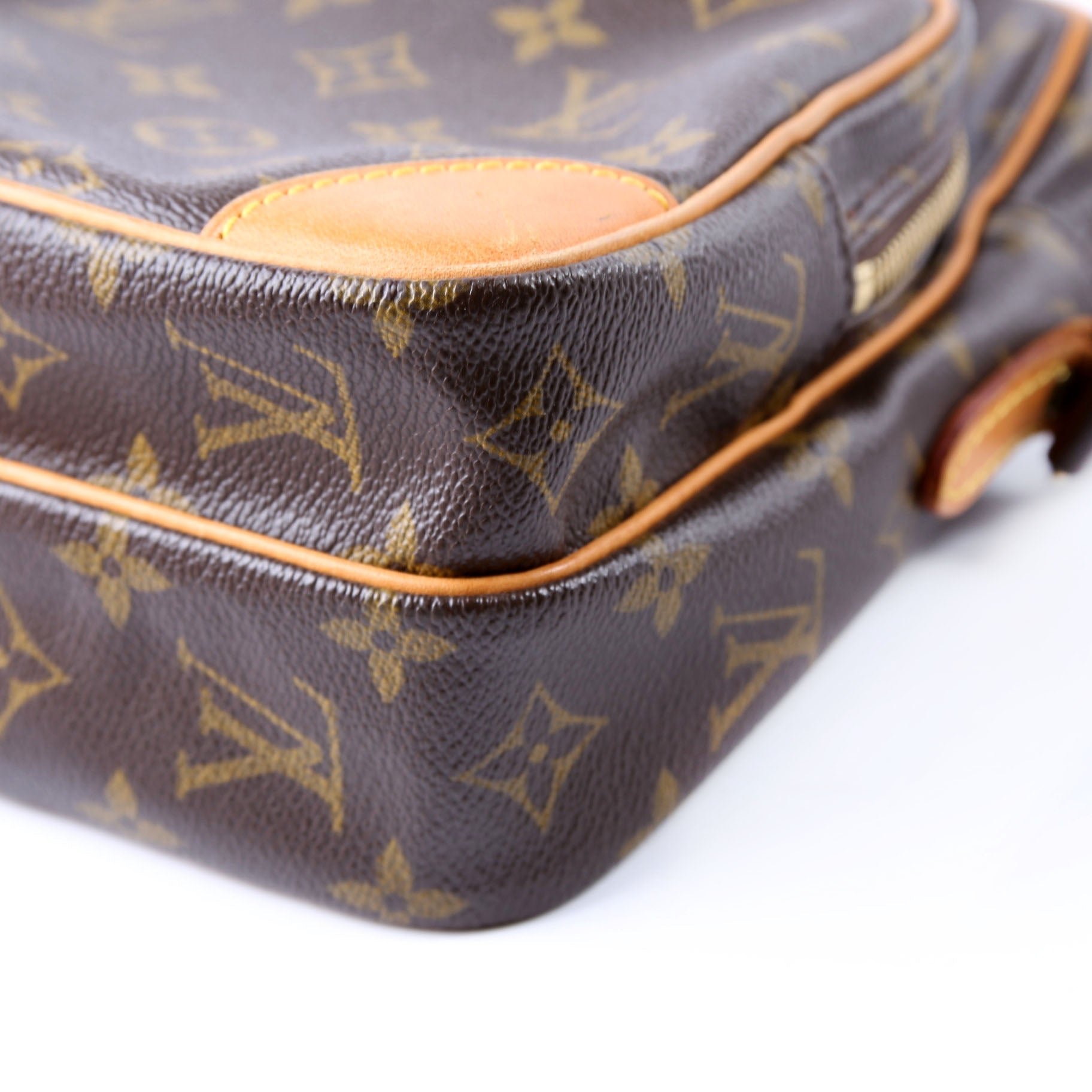 Amazone Monogram