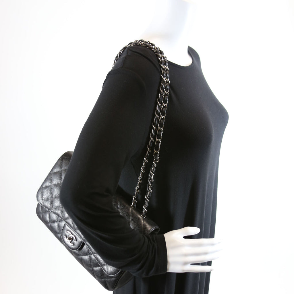 Classic Flap Jumbo Caviar 10-13M Black