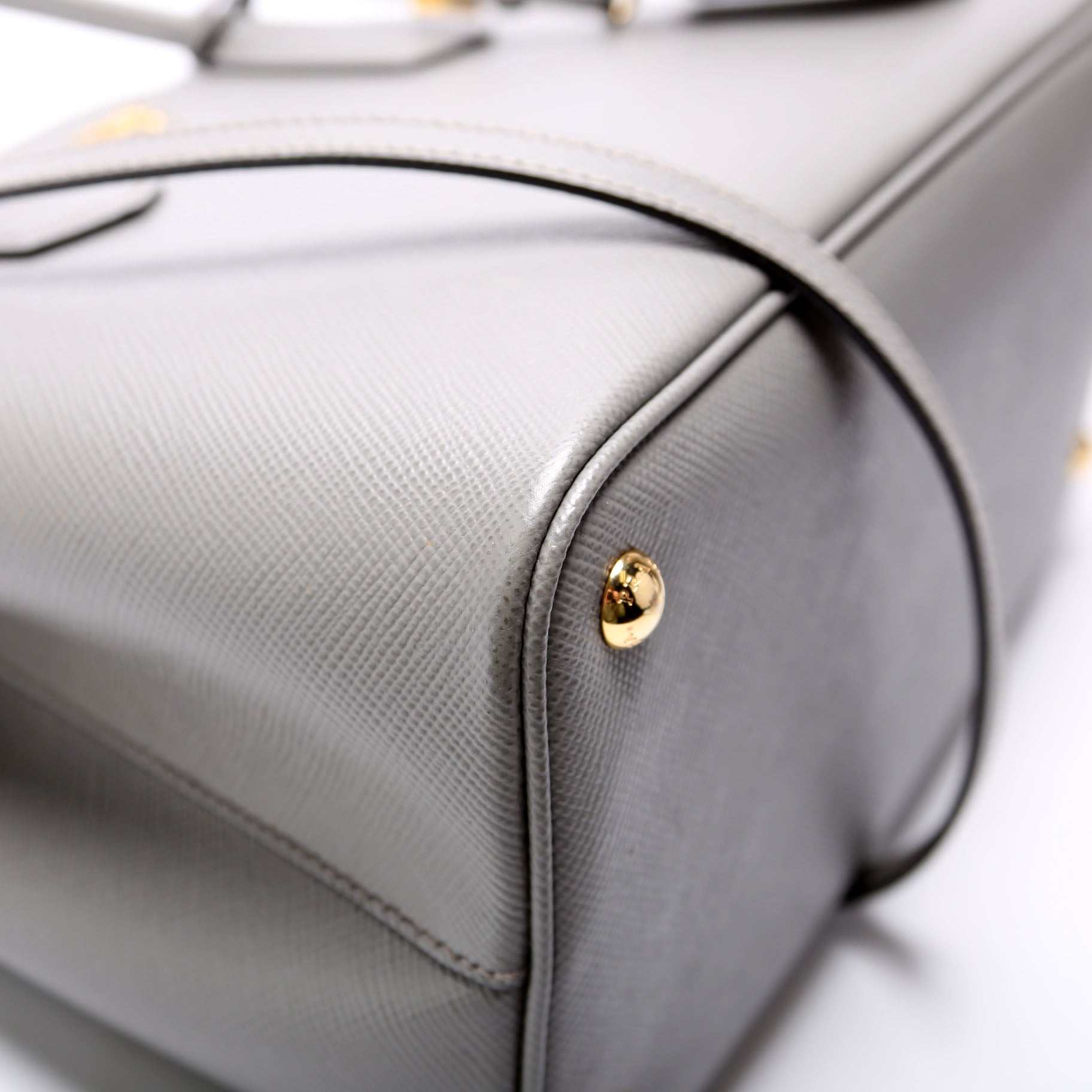 Saffiano Cuir Double Medium Grey