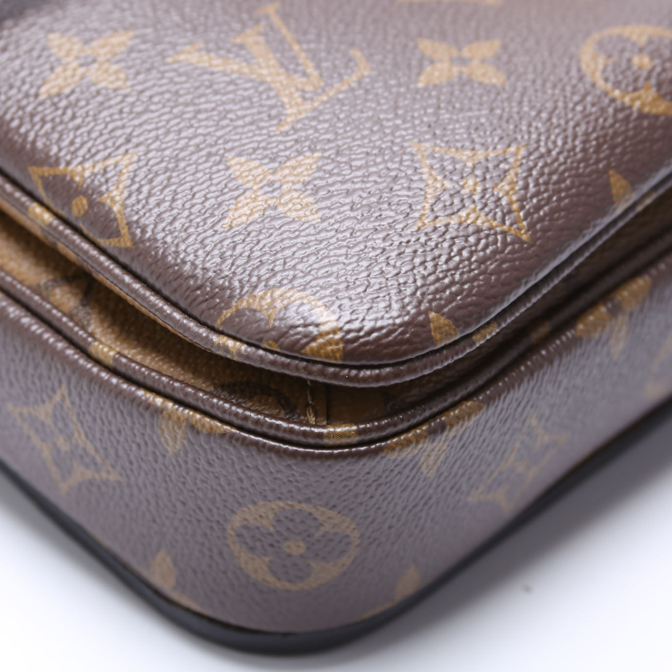 Pochette Metis Reverse Monogram