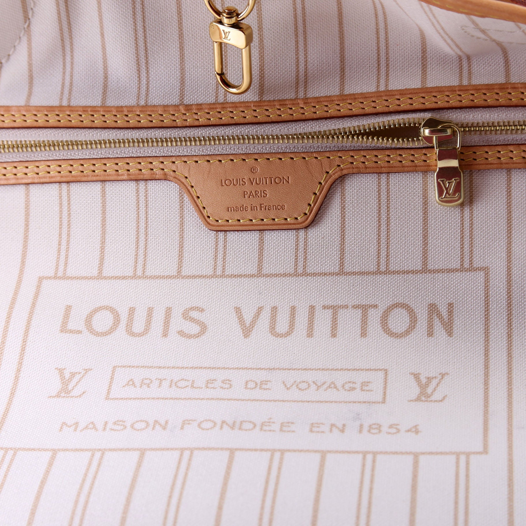 Neverfull With Wallet MM Azur White Interior