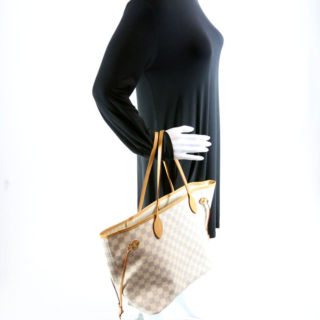 Neverfull With Wallet MM Azur White Interior