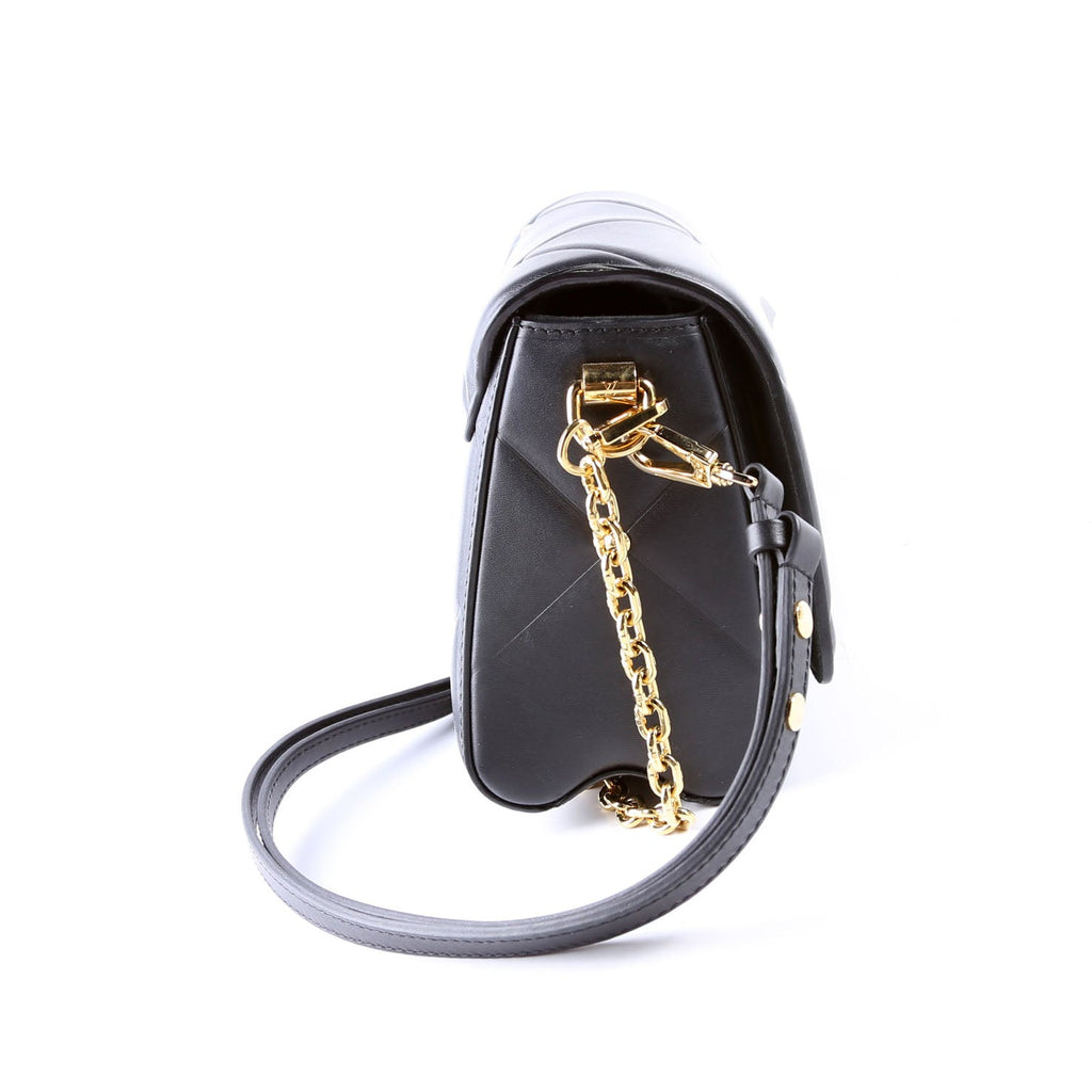 Twist MM Quilted Lambskin Black