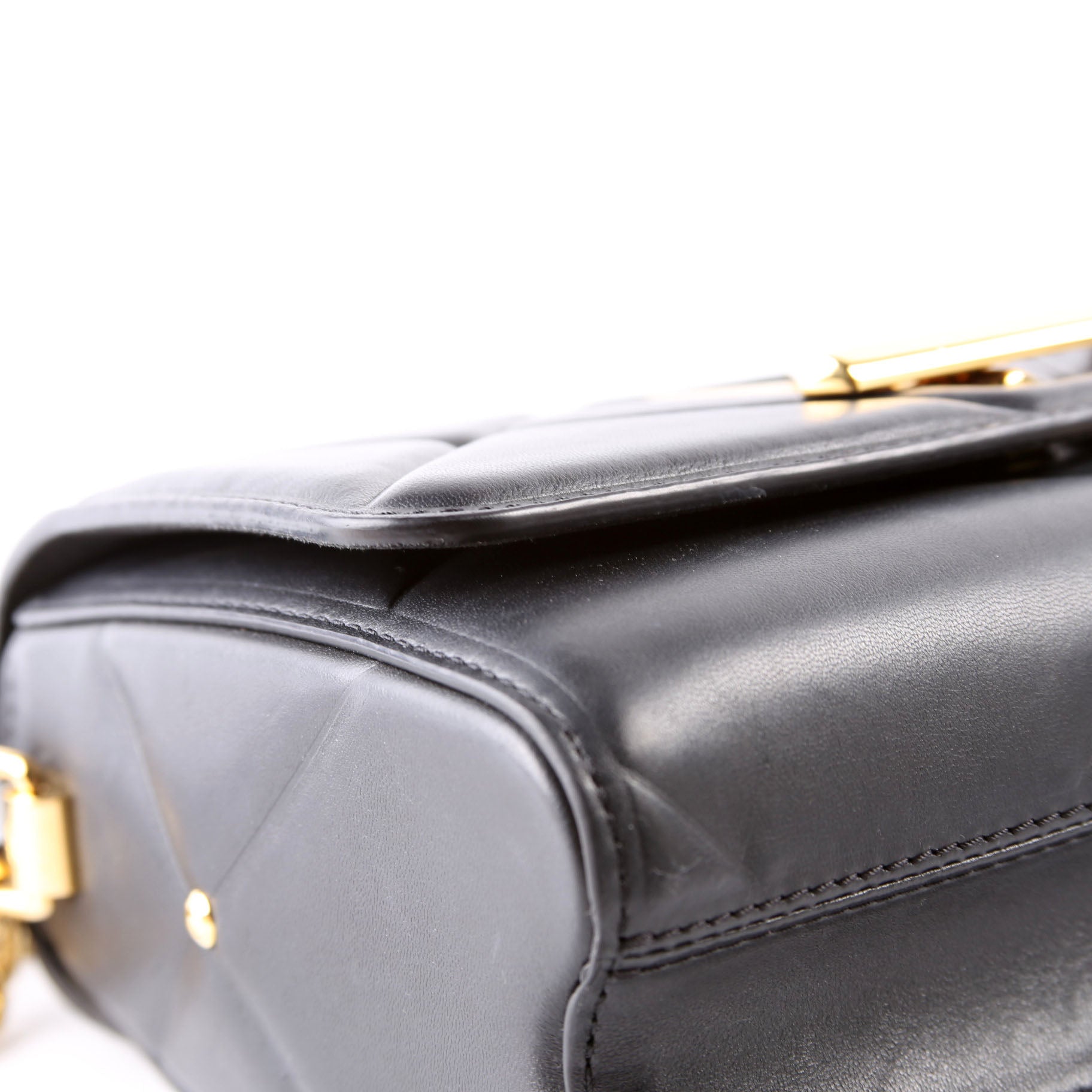 Twist MM Quilted Lambskin Black