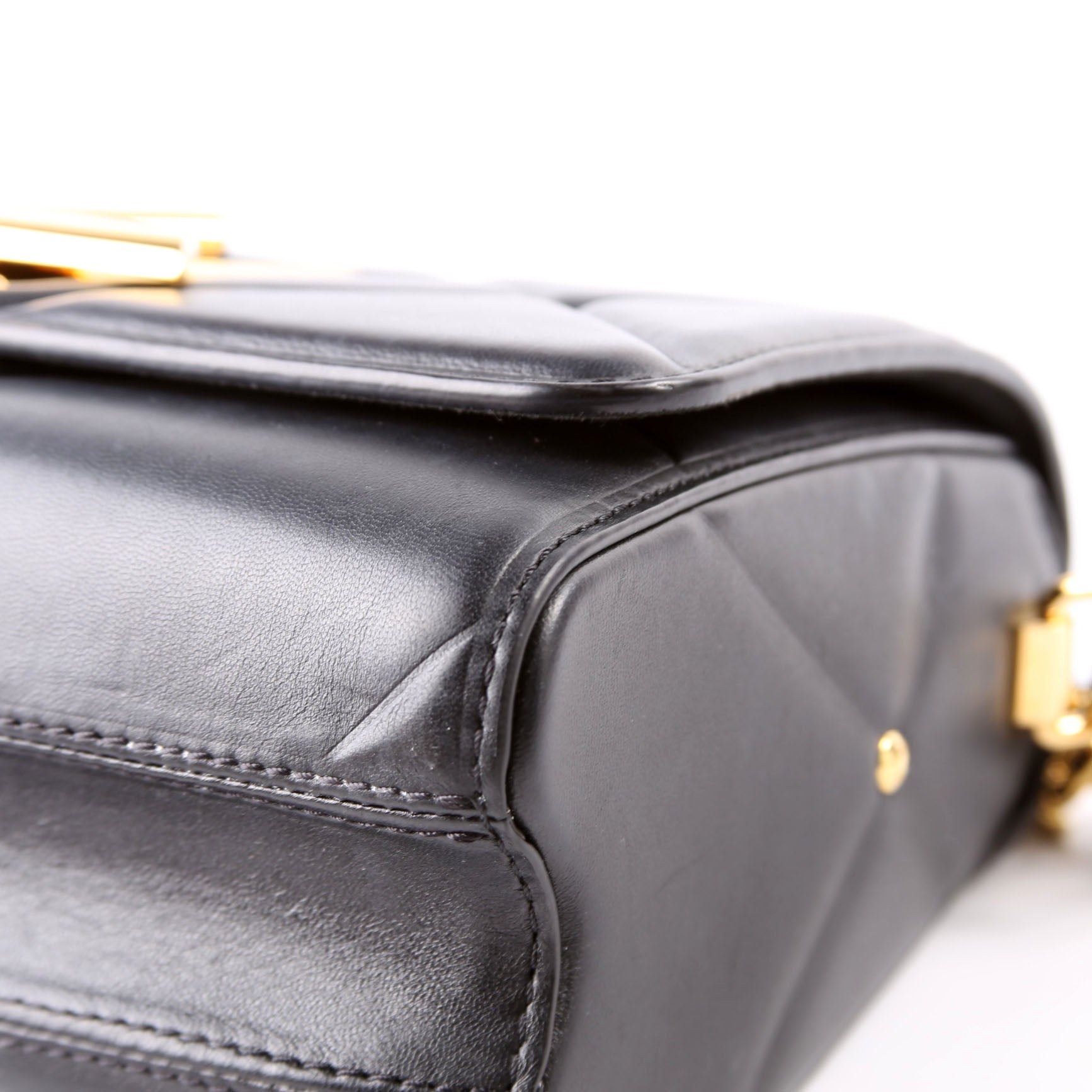Twist MM Quilted Lambskin Black