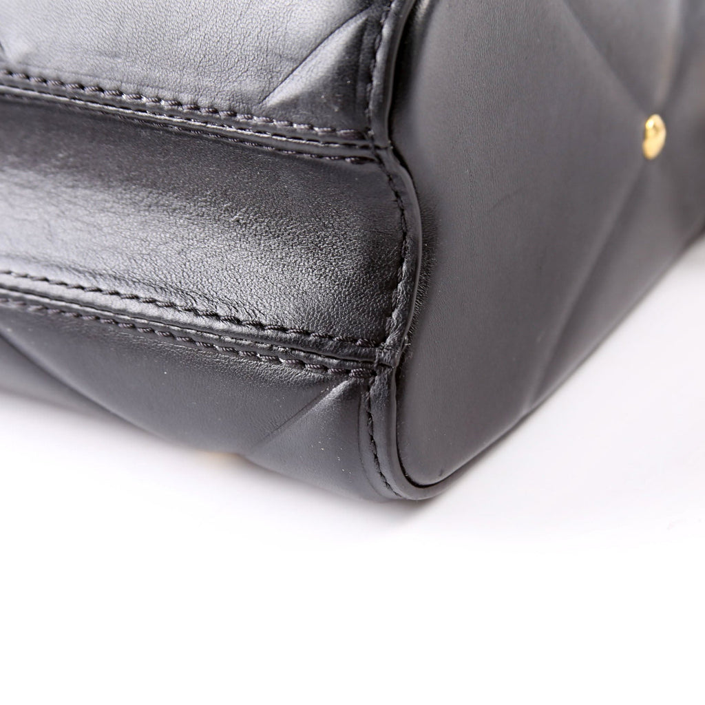 Twist MM Quilted Lambskin Black