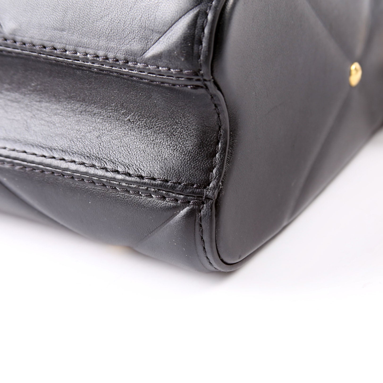 Twist MM Quilted Lambskin Black