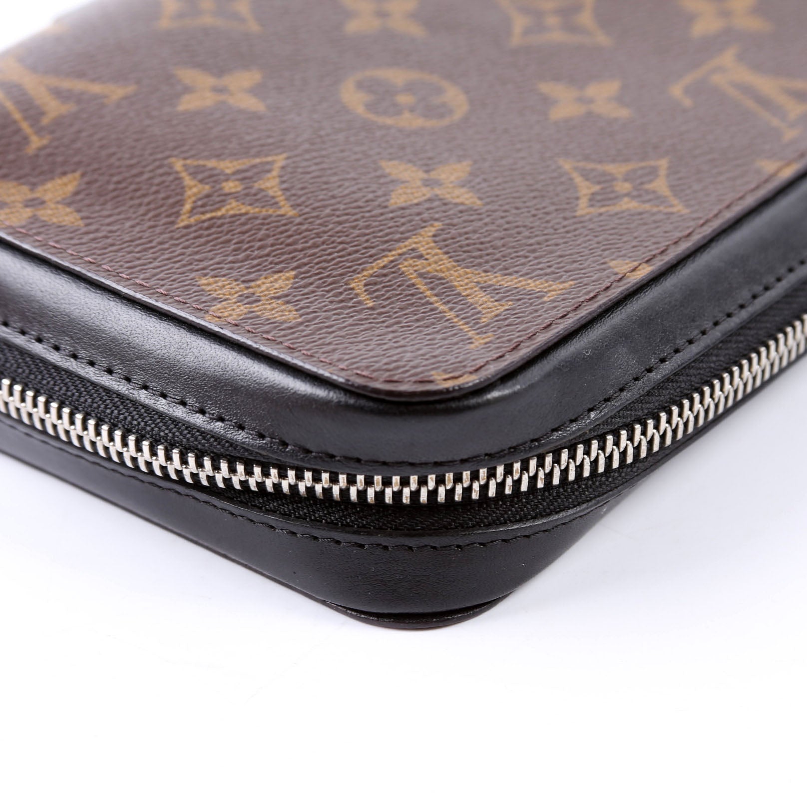 Zippy XL Monogram Black