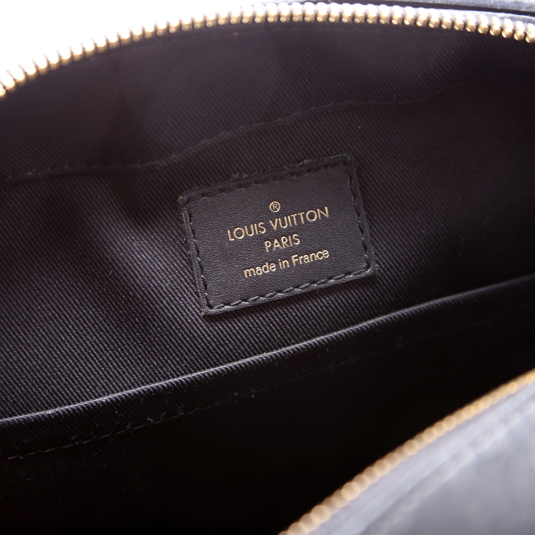 Saintogne Monogram Black